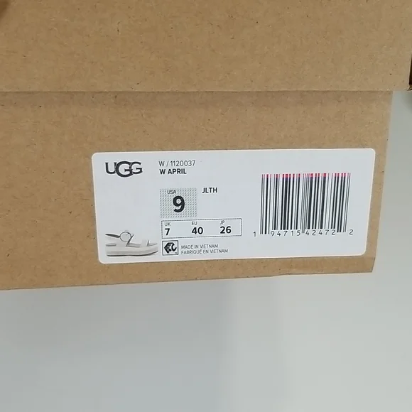 UGG April Sandal - Picture 9 of 9